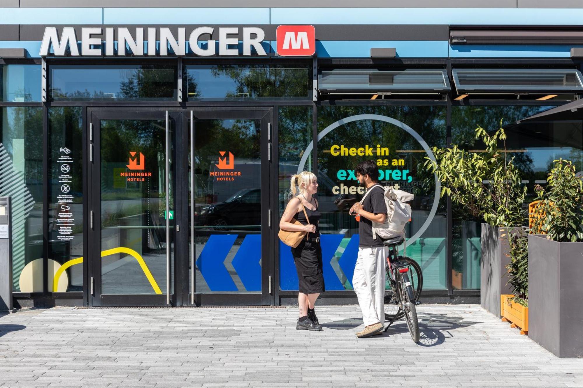 Meininger Hotel Berlin Airport — Foto 3